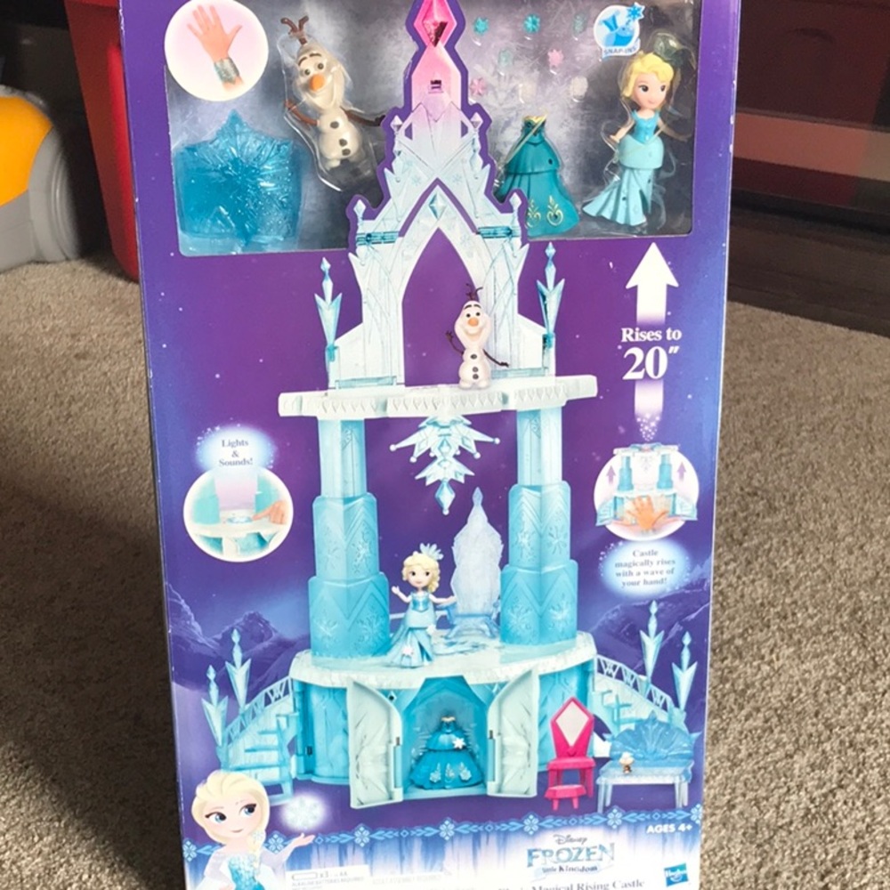 Elsa’s Magical Rising Castle